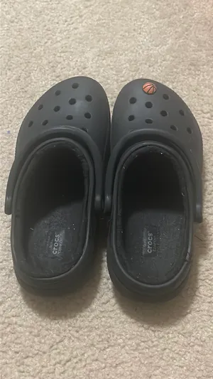 Black Fuzzy Crocs Men’s 6/ Women’s 8 thumbnail 5