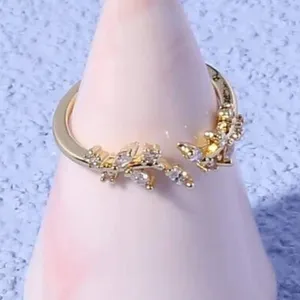 Gorgeous Delicate Jeweled gold ring Size 6 thumbnail 5