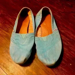 Tom’s Shoes thumbnail 2