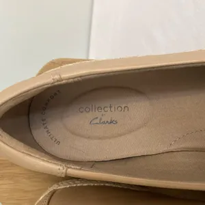 Clark’s tan women’s Danelly Shine loafer spadrilles size 10M thumbnail 4