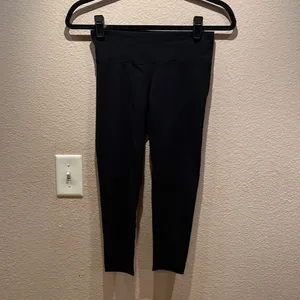 Aritzia TNA Black Cropped Leggings Size XS thumbnail 2