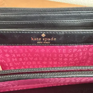Kate Spade Beale Street Logo Stamp Patent Leather Accordion Wallet‎ Black Read! thumbnail 6