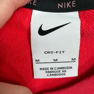 Nike Medium Sweatshirt Dri-FIT Cropped Mesh Panel FB5246-648 Pink Red Activewear thumbnail 5