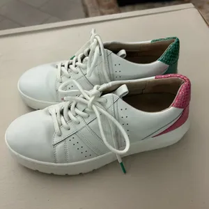 Sneakers White Leather Women's Sneakers with Green Heel Accent 6 by Vionic thumbnail 3