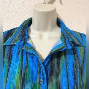 Vibrant Blue and Green Long Shirt Size M thumbnail 3