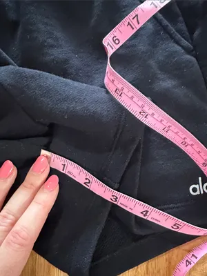 Alo Yoga Black Low Key Sweat Short Sz S thumbnail 5