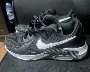 Nike Black and White Air Max Women's Athletic Sneakers size 10 thumbnail 1