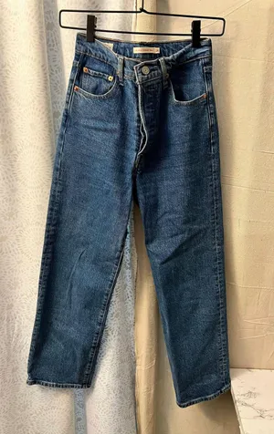 Levi's Ribcage Straight Ankle Jeans thumbnail 2