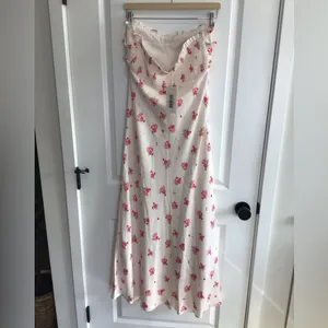 LAIT Collection Pink Floral Strapless NWT Size M, Fits like L‎ in the bust thumbnail 4