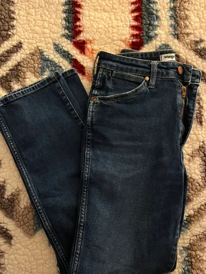 Wrangler High Waisted Straight Jeans thumbnail 4