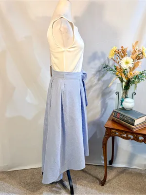 💥NWT Hutch Blue White Seersucker Stretch Knit Tie Waist Midi Dress Sz 4🧡 thumbnail 4