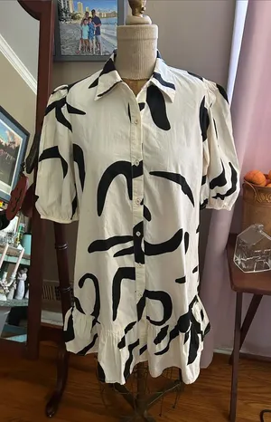 Sincerely J Women's Black & White Abstract Button-Down Mini Dress | Size Medium thumbnail 1