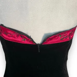 Vintage Dark Romance Velvet Strapless Maxi Dress Black Pink Rose Trim Romantic thumbnail 9