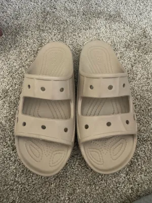 Crocs thumbnail 1
