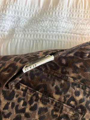 Baggy Dad Levi’s Jeans, mid rise leopard print 27x32 thumbnail 5