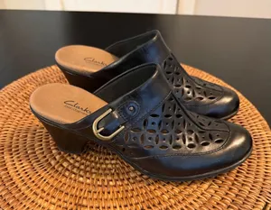 Clarks‎ Bendables Black Leather Laser Cut Floral Clogs Mules Buckle Heels Womens thumbnail 1