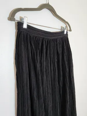Lulus Black Plissé Maxi Skirt Size XS NWT thumbnail 2