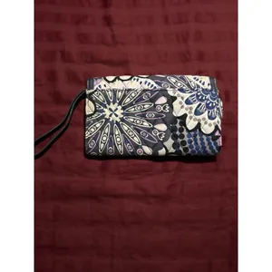 Vera Bradley Quilted Floral Medallion Wallet Clutch Snap Zip Coin Purple‎ Cotton thumbnail 2