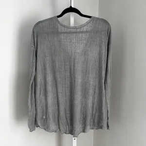 Lululemon Flip Your Dog Reversible Neck Long Sleeve Top Light Gray Womens Size 6 thumbnail 2