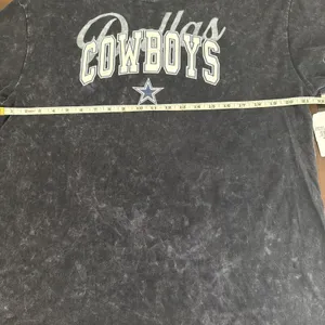NFL Women’s Dallas Cowboys Athletic Short Sleeved Shirt Size small Relaxed NFL thumbnail 6