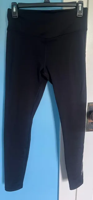 PINK Victoria’s Secret Leggings thumbnail 1