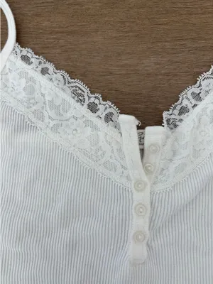 Brandy Melville White Lace Tank Top thumbnail 4