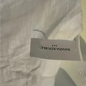 Banana Republic Short sleeve v neck cotton blend t-shirt in white size X-large thumbnail 9