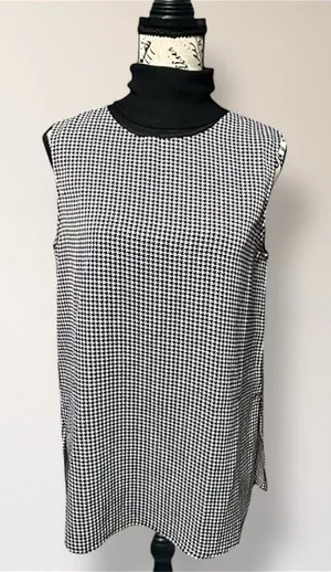 Club Monaco M Black White Houndstooth Sleeveless Mock Neck Retro Y2K Top‎ thumbnail 1