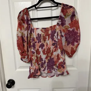 OLD NAVY‎ fitted puff sleeve smocked top size large in autumn leaves floral thumbnail 5