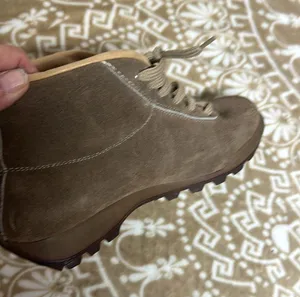 Vintage Vasque Womens Sz 7.5M Hiking Boot Beige Suede Skywalk 7546 Made in Italy thumbnail 4