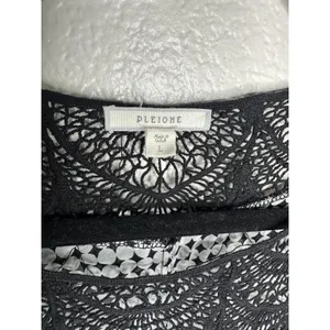 Pleione Blouse Womens Large Lace Yoke Sleeveless Geometric Scalloped Black White thumbnail 3