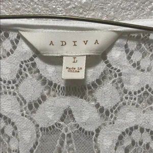 Adiva White Lace V-Neck Blouse thumbnail 2