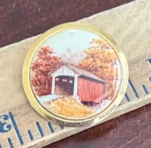 Vintage Gold Tone Brooch thumbnail 1