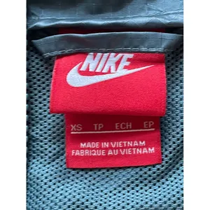 Nike women Lightweight Windbreaker Running hooded Jacket Grey Athletic Zip-Up XS thumbnail 2