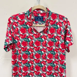 Bermuda Sands Women's Red‎ Floral Performance Golf Polo Shirt UPF 50 Wick Away M thumbnail 3