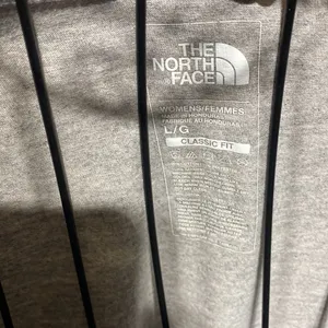 The North Face long sleeve shirt​​ thumbnail 3