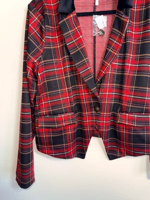 Maurices Tartan Plaid Cropped Blazer Red Black Velvet Collar NWT thumbnail 5