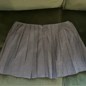 Superdown x Revolve Paloma Gray Pleated Academia Mini Skirts NWT Size XS thumbnail 6