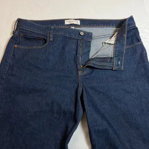 Abercrombie & Fitch Curve Love Mid Rise 90s Straight Jeans Size 33L Casual thumbnail 5