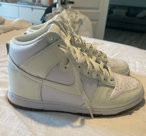 Nike Women’s Dunk High Sail Gum thumbnail 1