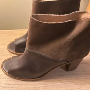 Elegant Dark Brown leather suede Peep-Toe Heeled Boots thumbnail 8