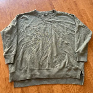 Aerie Green Crewneck Size Large thumbnail 1