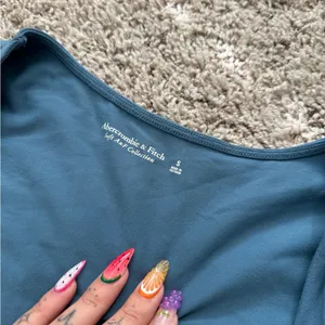 Abercrombie Long-Sleeve Seamless Slim Top thumbnail 3