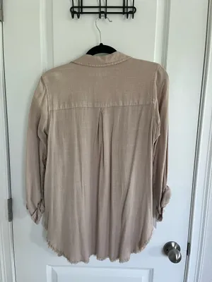 TJ Maxx Linen Button Down  thumbnail 3
