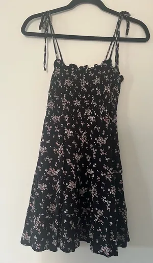 Abercrombie Black Pink Floral Smocked Mini Dress Small Dainty Romantic Feminine thumbnail 1