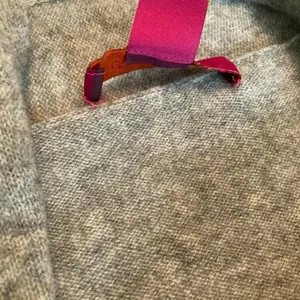 Cashmere Cache Sm Gray Tie Front pullover top‎ Knit thumbnail 8