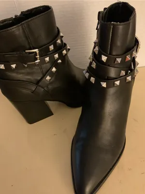 Steve Madden women black leather stud biker.Cala biker heel boots US 8.5 thumbnail 1