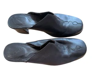 Clarks Black Leather Mules Clogs Slides Comfort Casual Shoes Size 8 thumbnail 1