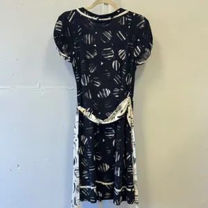 BCBGMAXAZRIA Black White Abstract Print Faux Wrap Dress Puff Sleeve V-Neck 034‎ thumbnail 2