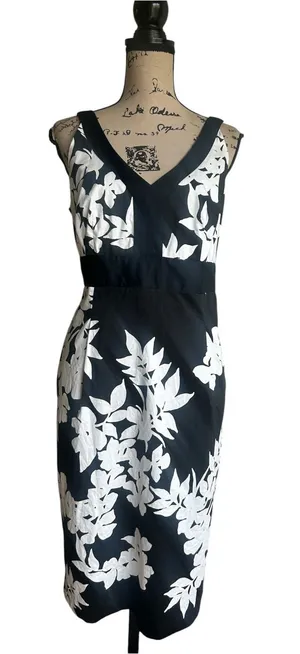 White House Black Market Floral Black White Sheath Dress Size 14 thumbnail 1